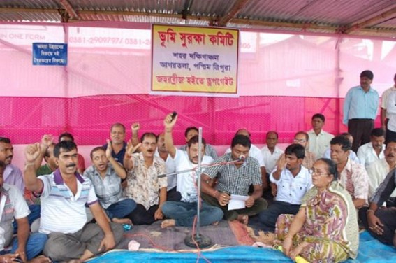 Mass protest staged against road extension plan Mass protest staged against road extension plan